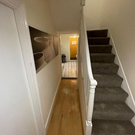 Big 3 Bedroom London House With 2 Bathroom Plumstead  Bagian luar foto