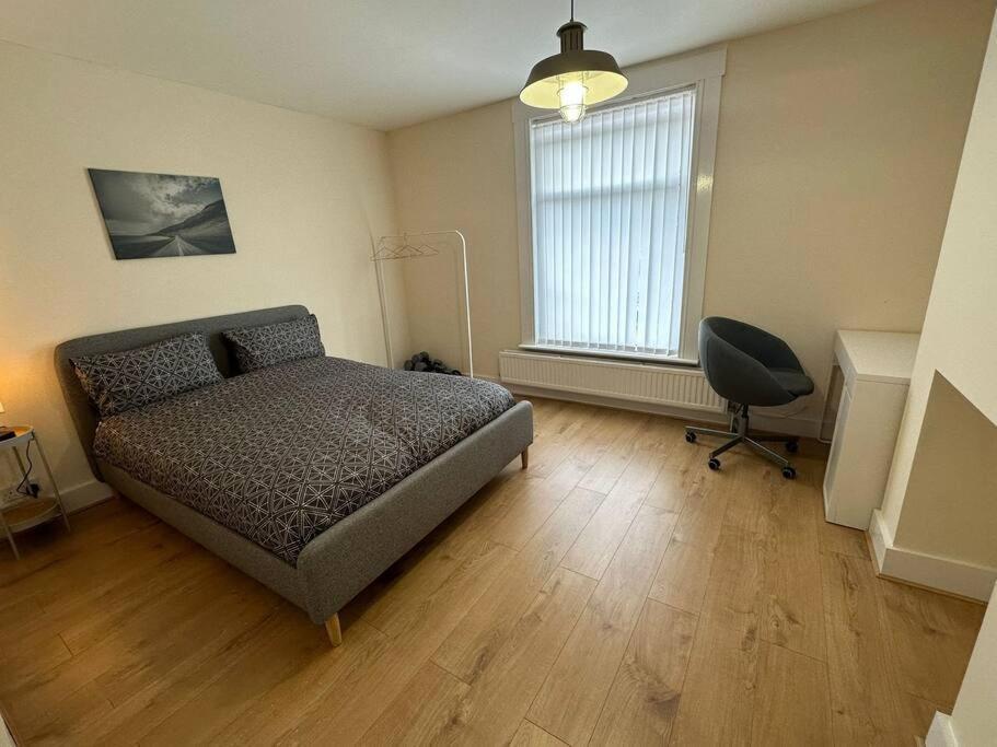 Big 3 Bedroom London House With 2 Bathroom Plumstead  Bagian luar foto