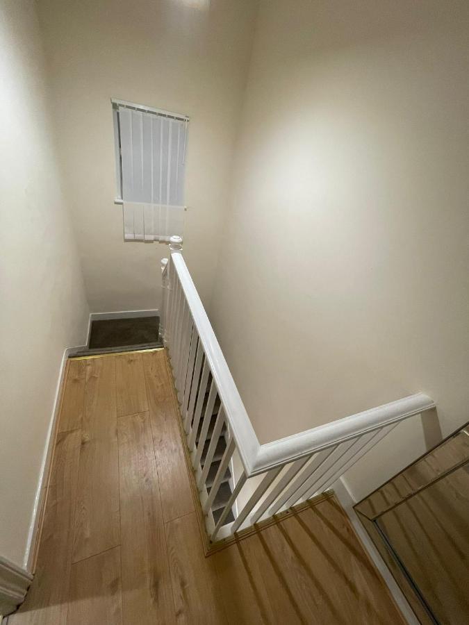 Big 3 Bedroom London House With 2 Bathroom Plumstead  Bagian luar foto