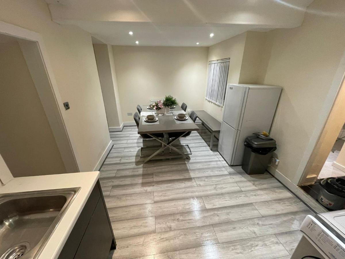 Big 3 Bedroom London House With 2 Bathroom Plumstead  Bagian luar foto