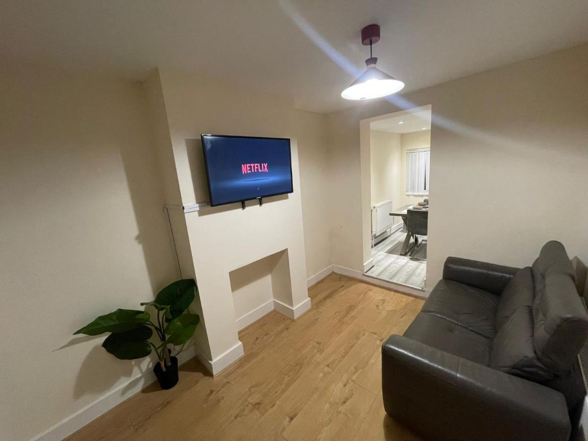 Big 3 Bedroom London House With 2 Bathroom Plumstead  Bagian luar foto