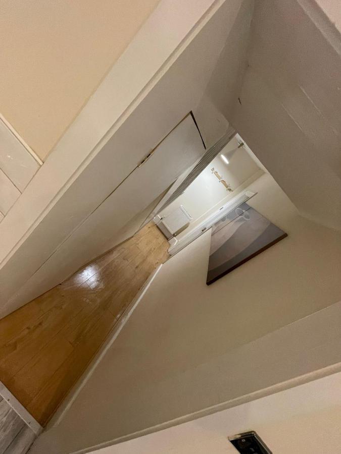 Big 3 Bedroom London House With 2 Bathroom Plumstead  Bagian luar foto