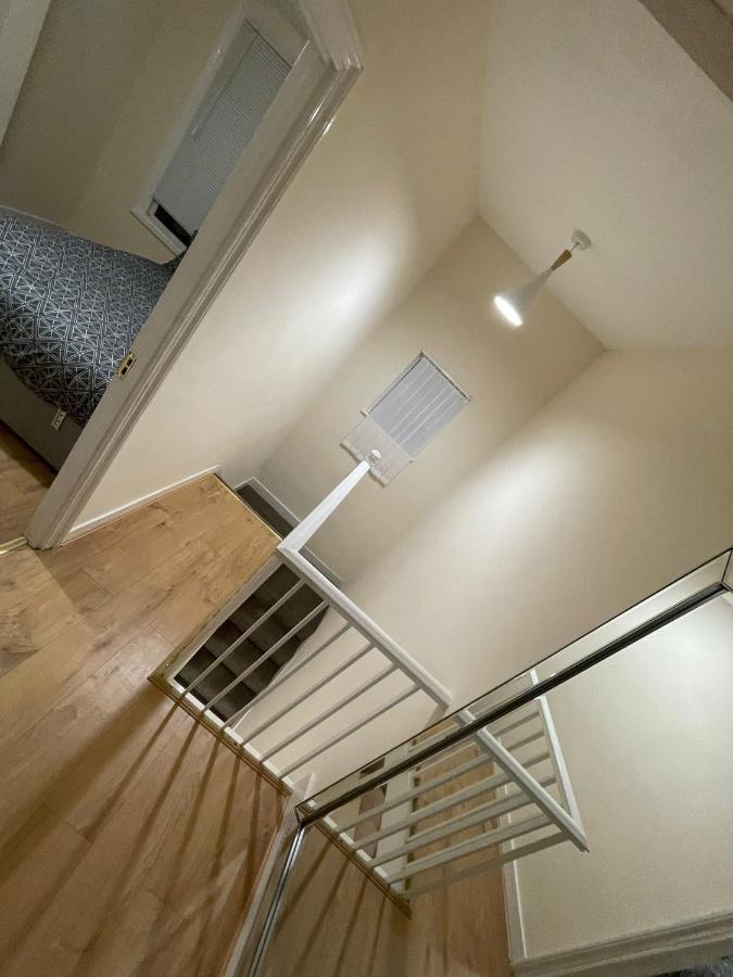 Big 3 Bedroom London House With 2 Bathroom Plumstead  Bagian luar foto