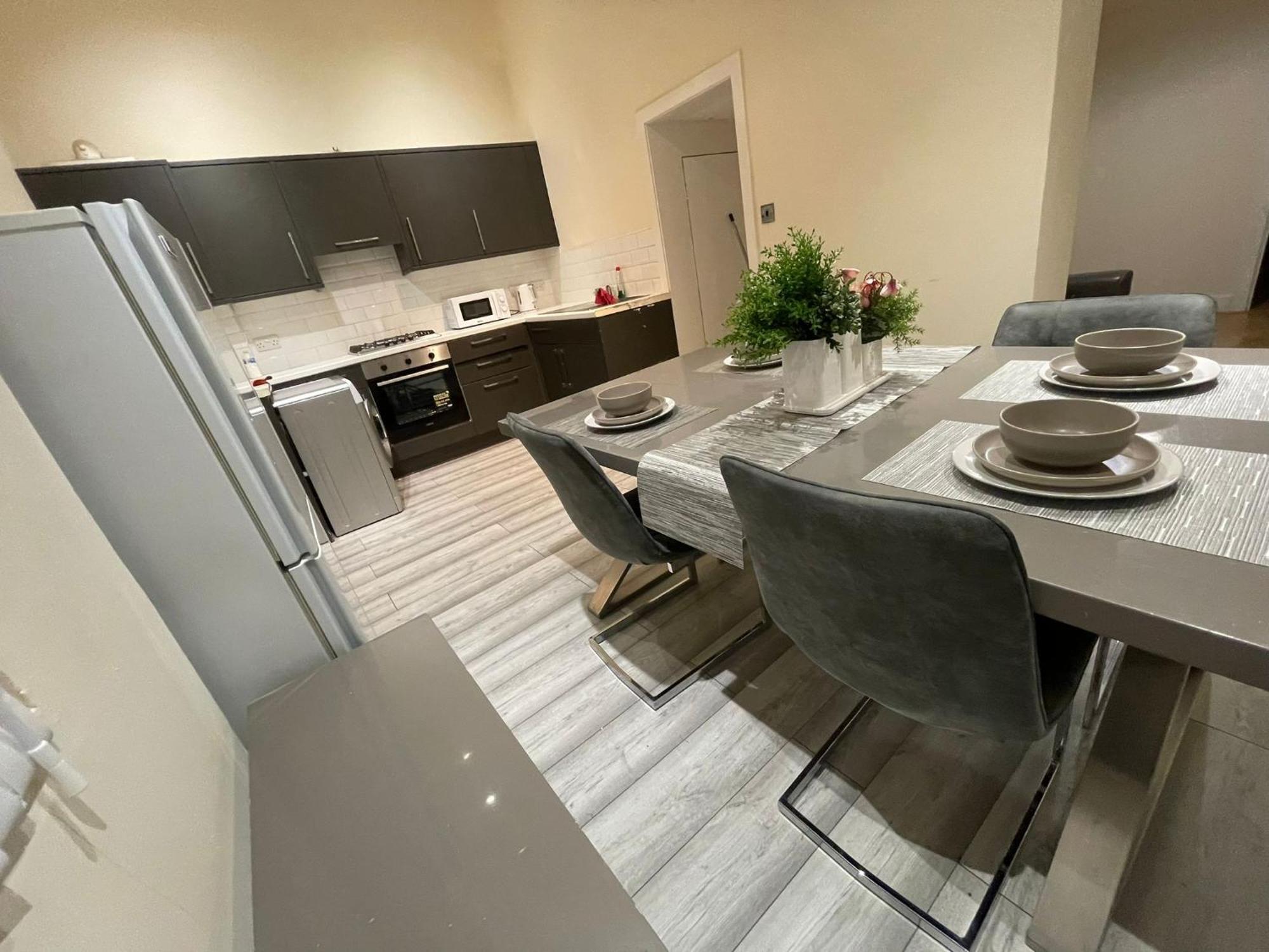 Big 3 Bedroom London House With 2 Bathroom Plumstead  Bagian luar foto